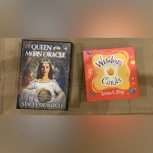 Oracle cards and wisdom card